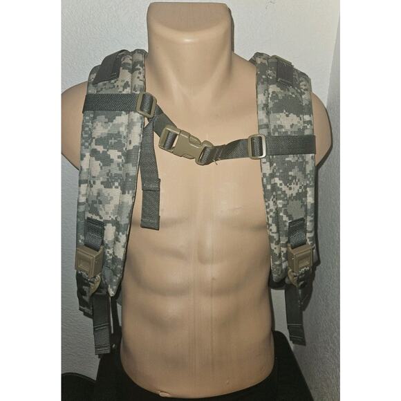 New! VGC SPECIALTY DEFENSE MEDIC BAG PACK DIGITAL COMBAT MEDIC KIT USGI Molle - Picture 3 of 10
